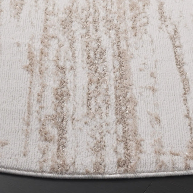 Safavieh Maya 6'-7" x 6'-7" Rug in Ivory / Beige