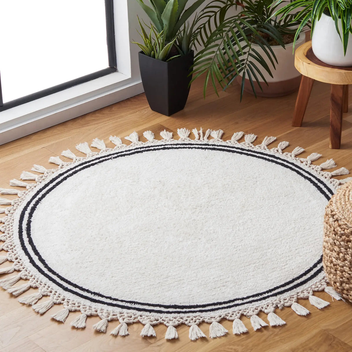 Safavieh Easy Care 3'-0" x 3'-0" Rug in Ivory