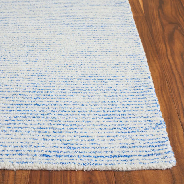 Safavieh Abstract 4'-0" x 6'-0" Rug in Ivory / Blue
