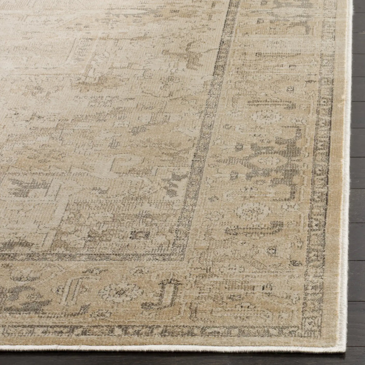 Safavieh Vintage 5'-3" x 7'-6" Rug in Stone