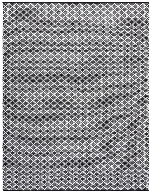 Safavieh Montauk 8'-0" x 10'-0" Rug in Black / Ivory
