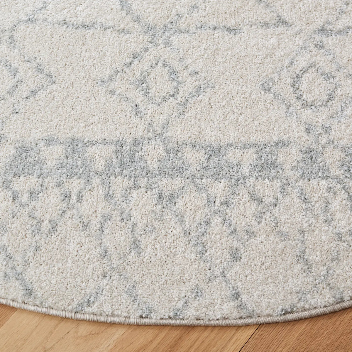 Safavieh Tulum 5'-0" x 5'-0" Rug in Ivory / Light Grey