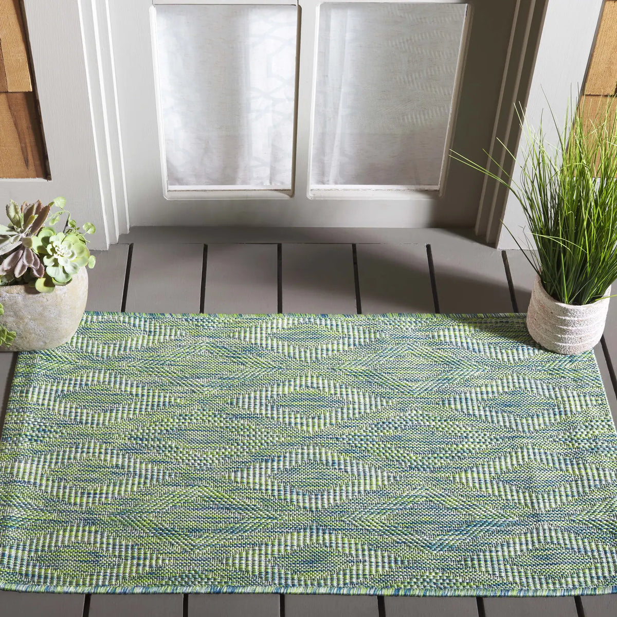 Safavieh Courtyard 2'-0" x 3'-7" Rug in Green