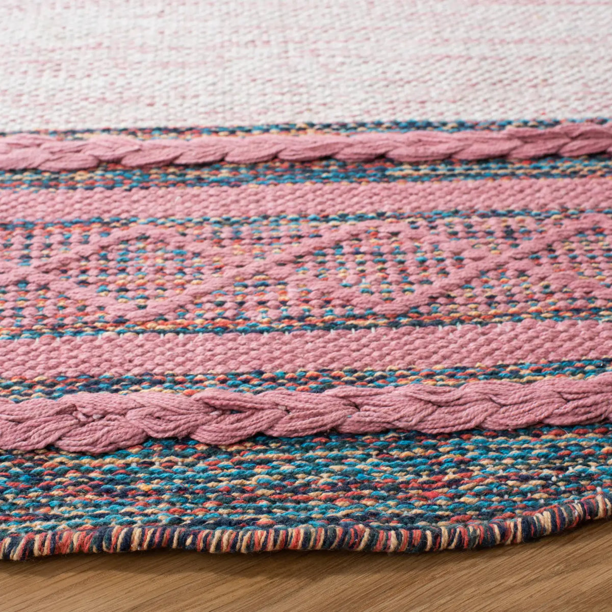 Safavieh Montauk 6'-0" x 6'-0" Rug in Pink / Beige