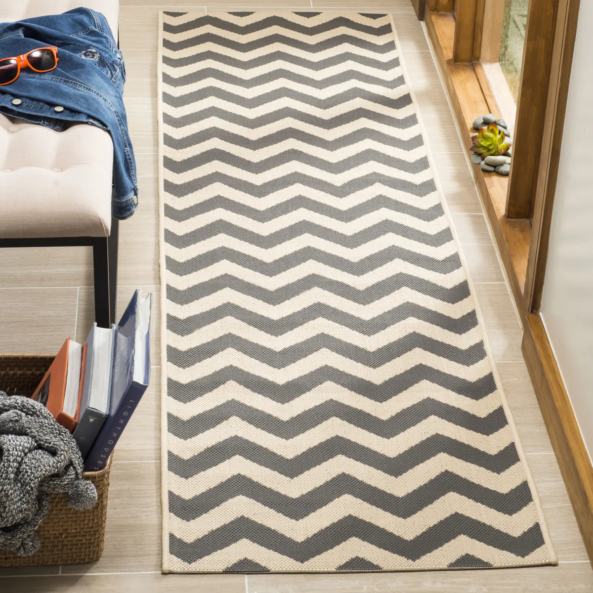 Safavieh Courtyard 2'-3" x 8'-0" Rug in Grey / Beige