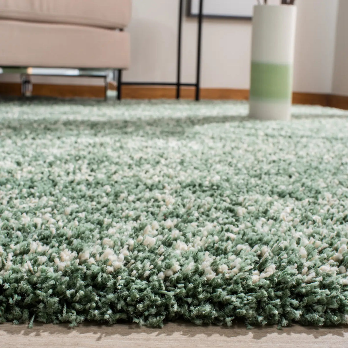 Safavieh Hudson Shag 4'-0" x 6'-0" Rug in Green / Ivory