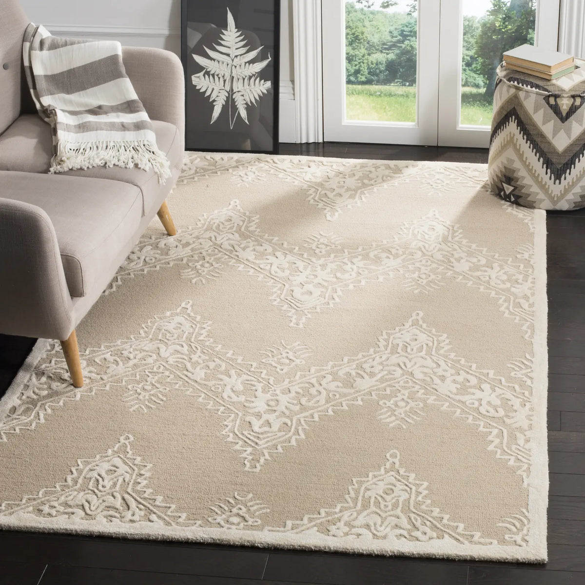 Safavieh Manchester 5'-0" x 8'-0" Rug in Beige / Ivory