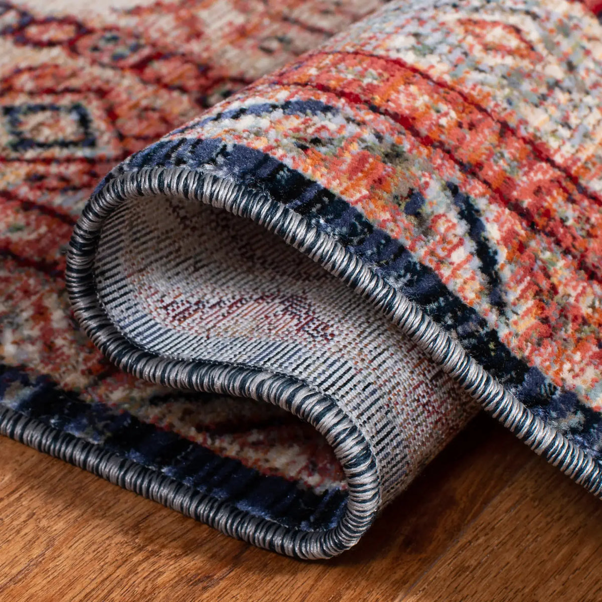 Safavieh Herat 300 4'-0" x 6'-0" Rug in Rust / Black