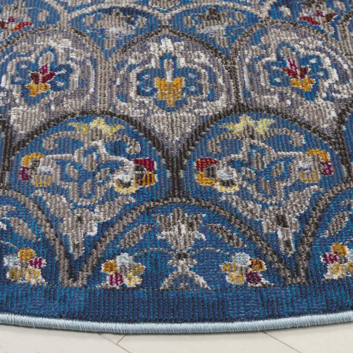 Safavieh Aria 6'-5" x 6'-5" Rug in Navy / Gold