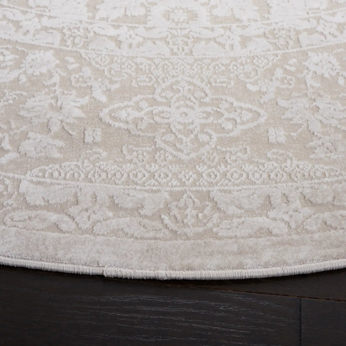 Safavieh Reflection 5'-0" x 5'-0" Rug in Creme / Ivory
