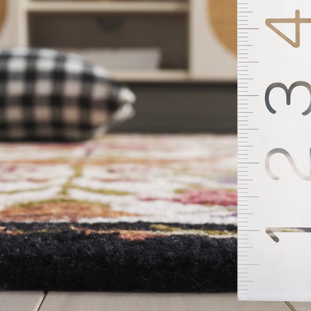 Safavieh Jardin 4'-0" x 6'-0" Rug in Ivory / Black