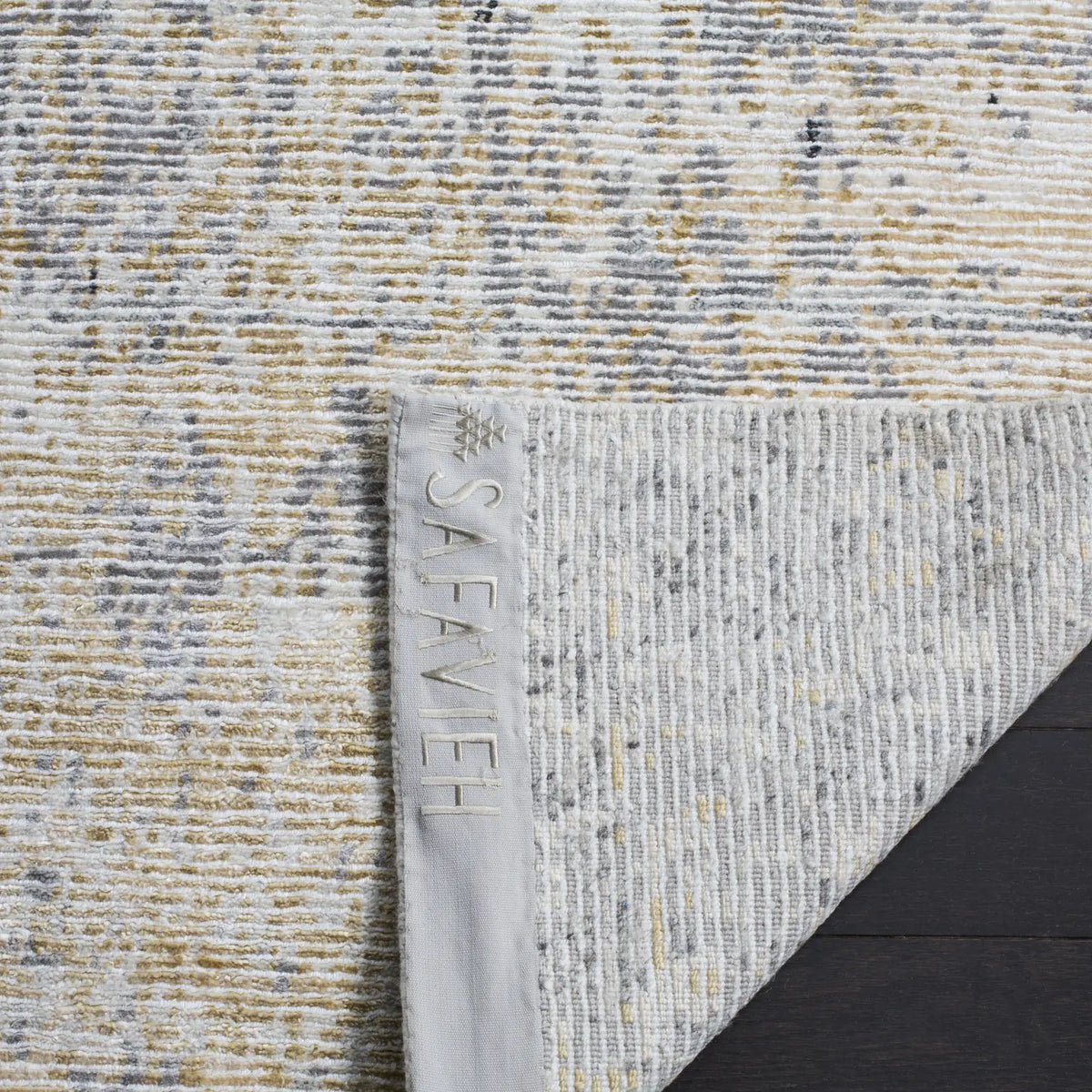 Safavieh Tiffany 6'-0" x 9'-0" Rug in Gold / Silver
