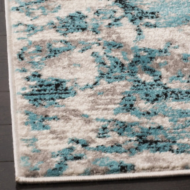 Safavieh Skyler 5'-1" x 7'-6" Rug in Blue / Ivory