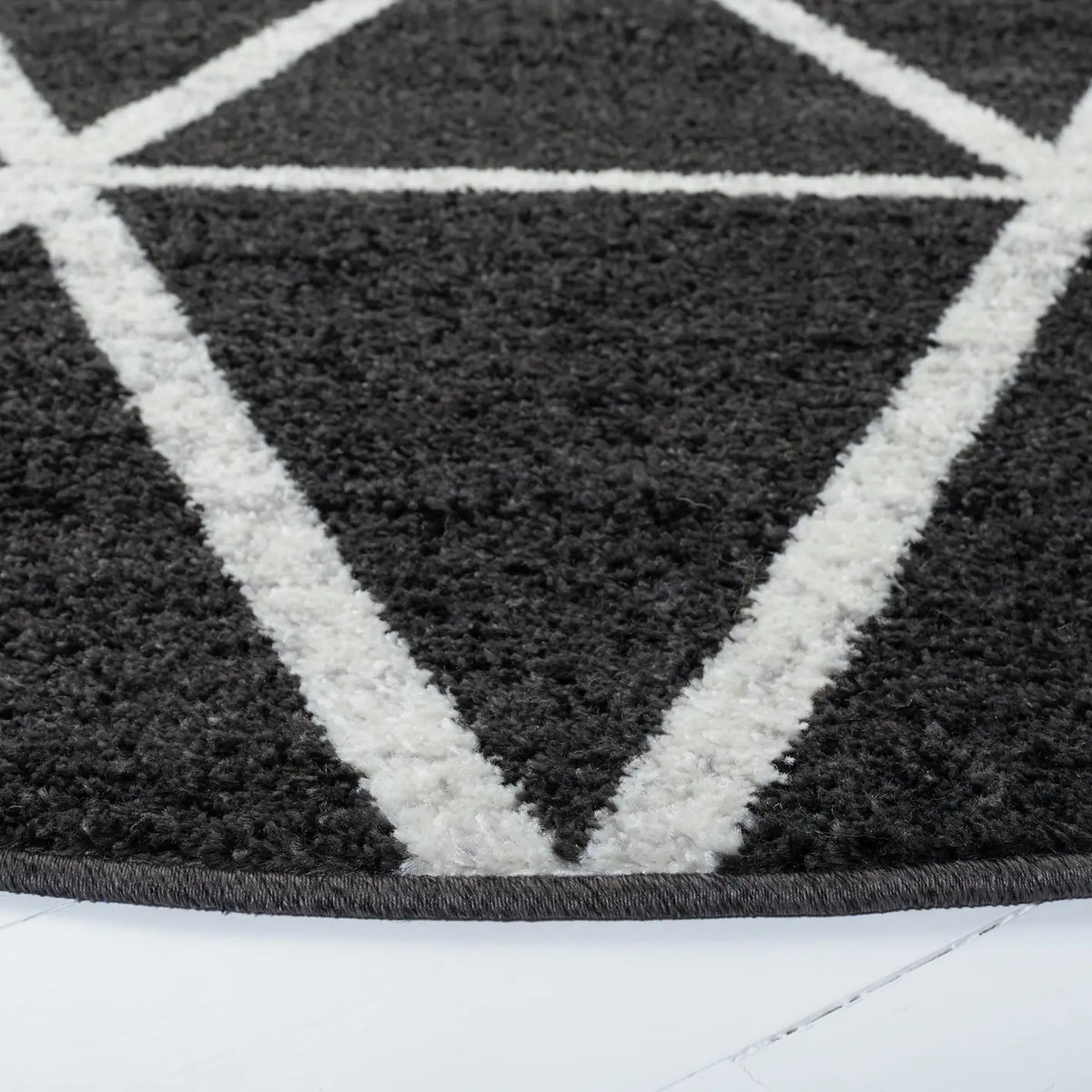 Safavieh Adirondack 6'-0" x 6'-0" Rug in Black / Ivory