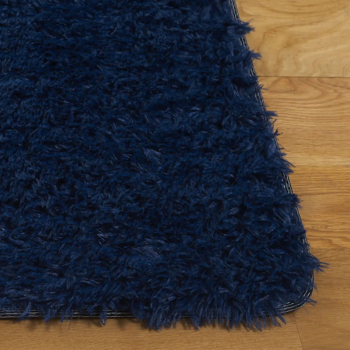 Safavieh Rainbow Shag 4'-0" x 6'-0" Rug in Navy