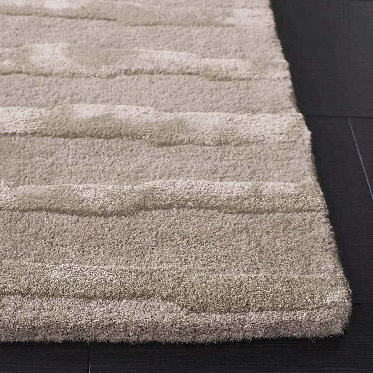 Safavieh Soho 3'-6" x 5'-6" Rug in Grey