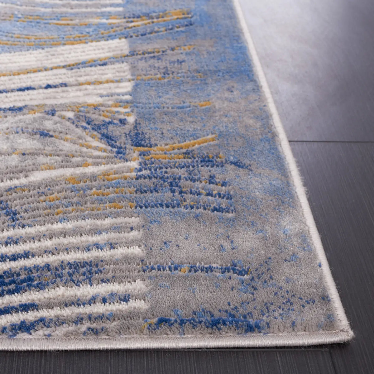 Safavieh Palma 4'-0" x 6'-0" Rug in Beige / Blue