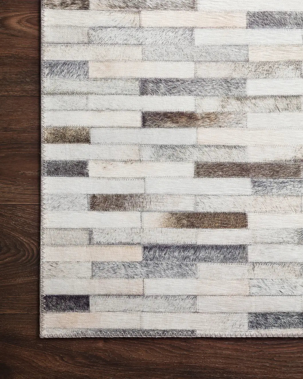 Loloi Maddox Mad-01 Ivory / Grey Rugs - corner on wood