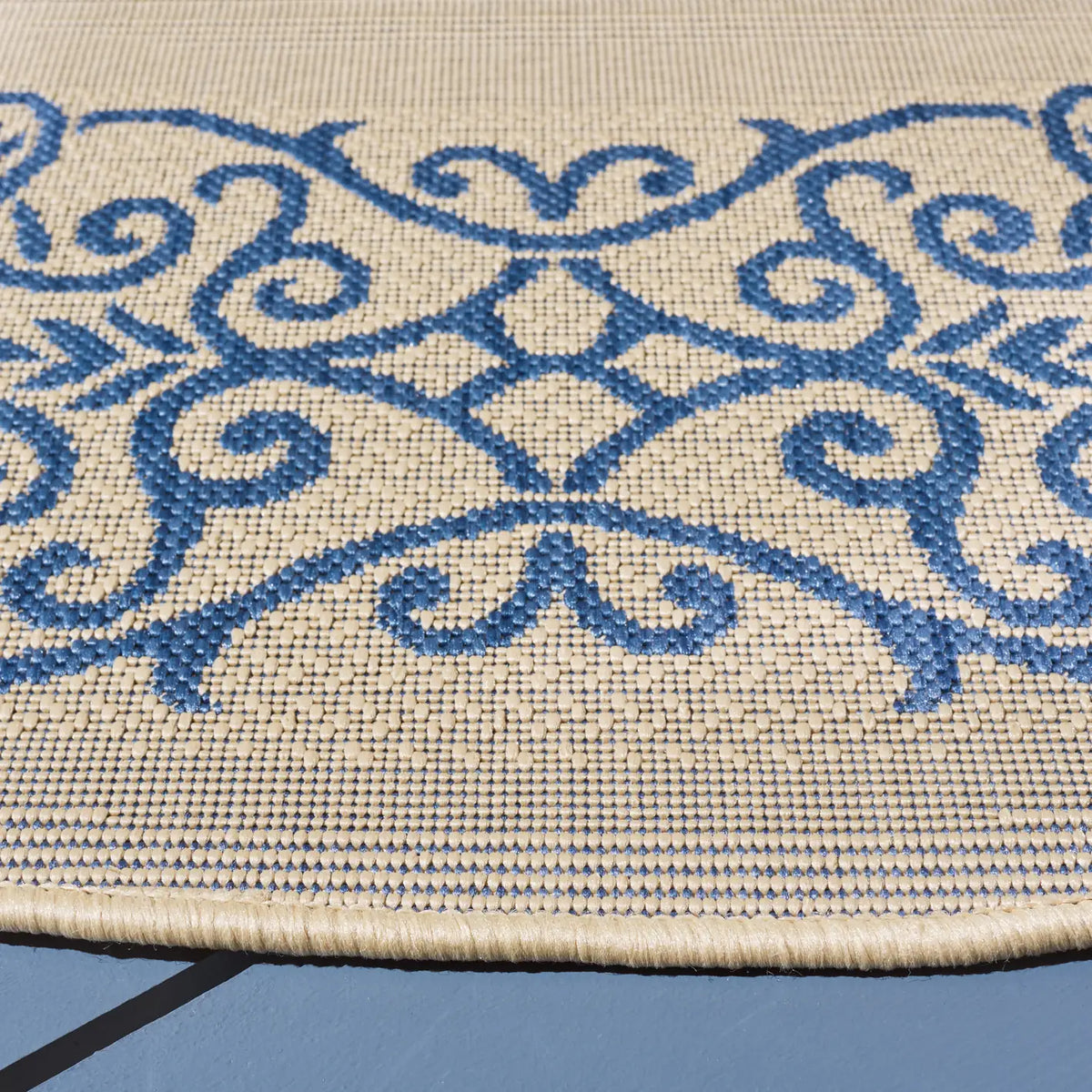 Safavieh Courtyard 6'-7" x 6'-7" Rug in Natural / Blue