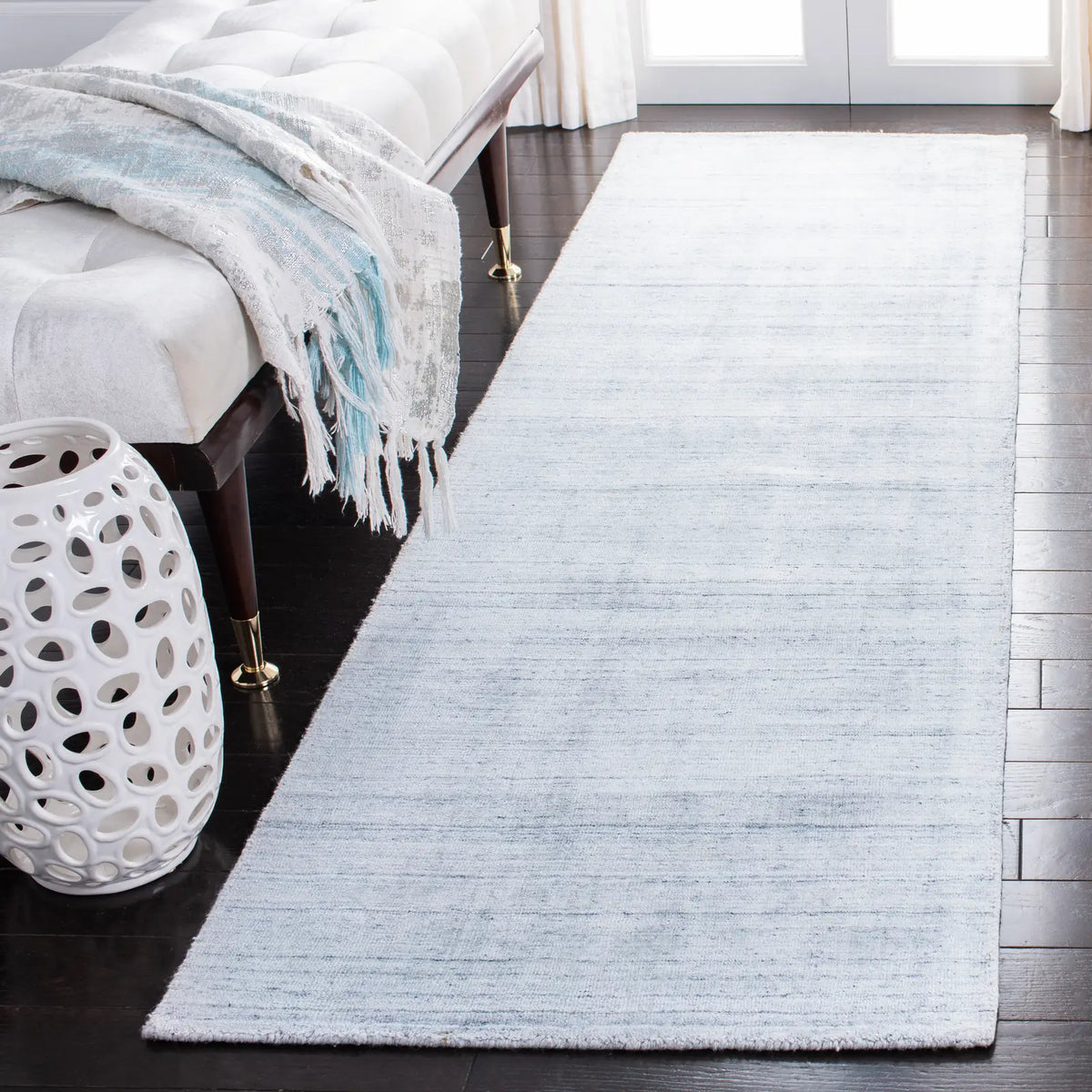 Safavieh Mirage 2'-3" x 8'-0" Rug in Ivory / Silver