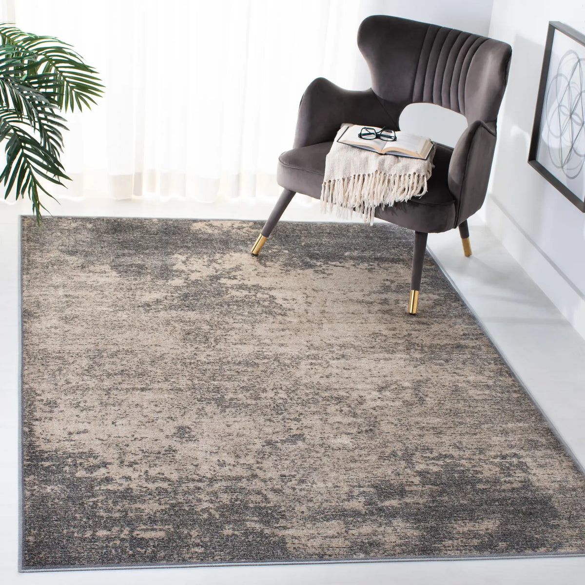 Safavieh Atlas 4'-0" x 6'-0" Rug in Charcoal / Grey