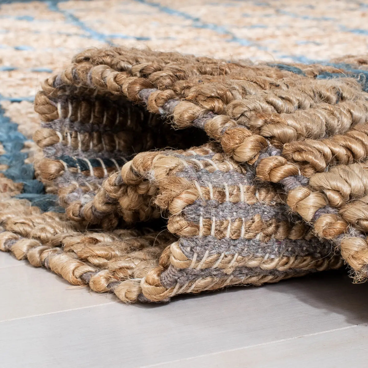 Safavieh Natural Fiber 4'-0" x 6'-0" Rug in Natural / Navy
