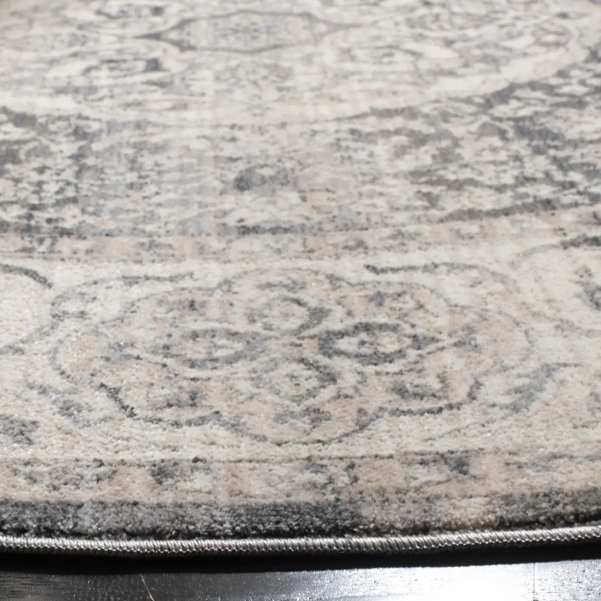 Safavieh Vintage Persian 5'-0" x 5'-0" Rug in Dark Grey / Ivory