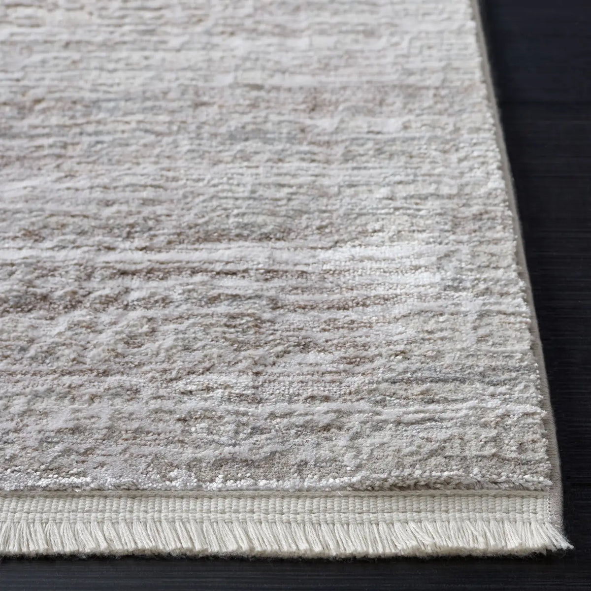 Safavieh Platinum 4'-0" x 6'-0" Rug in Grey / Beige