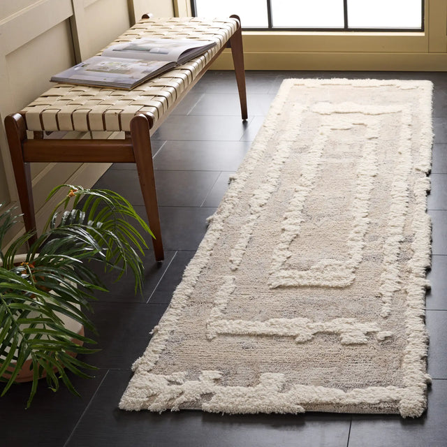 Safavieh Casablanca 2'-3" x 8'-0" Rug in Beige / Ivory