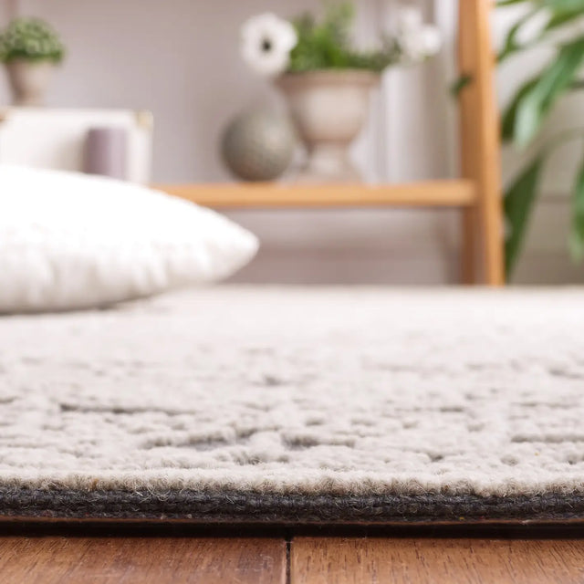 Safavieh Trace 4'-0" x 6'-0" Rug in Dark Grey / Light Grey