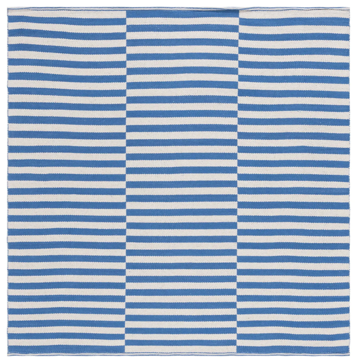 Safavieh Montauk 6'-0" x 6'-0" Rug in Ivory / Blue