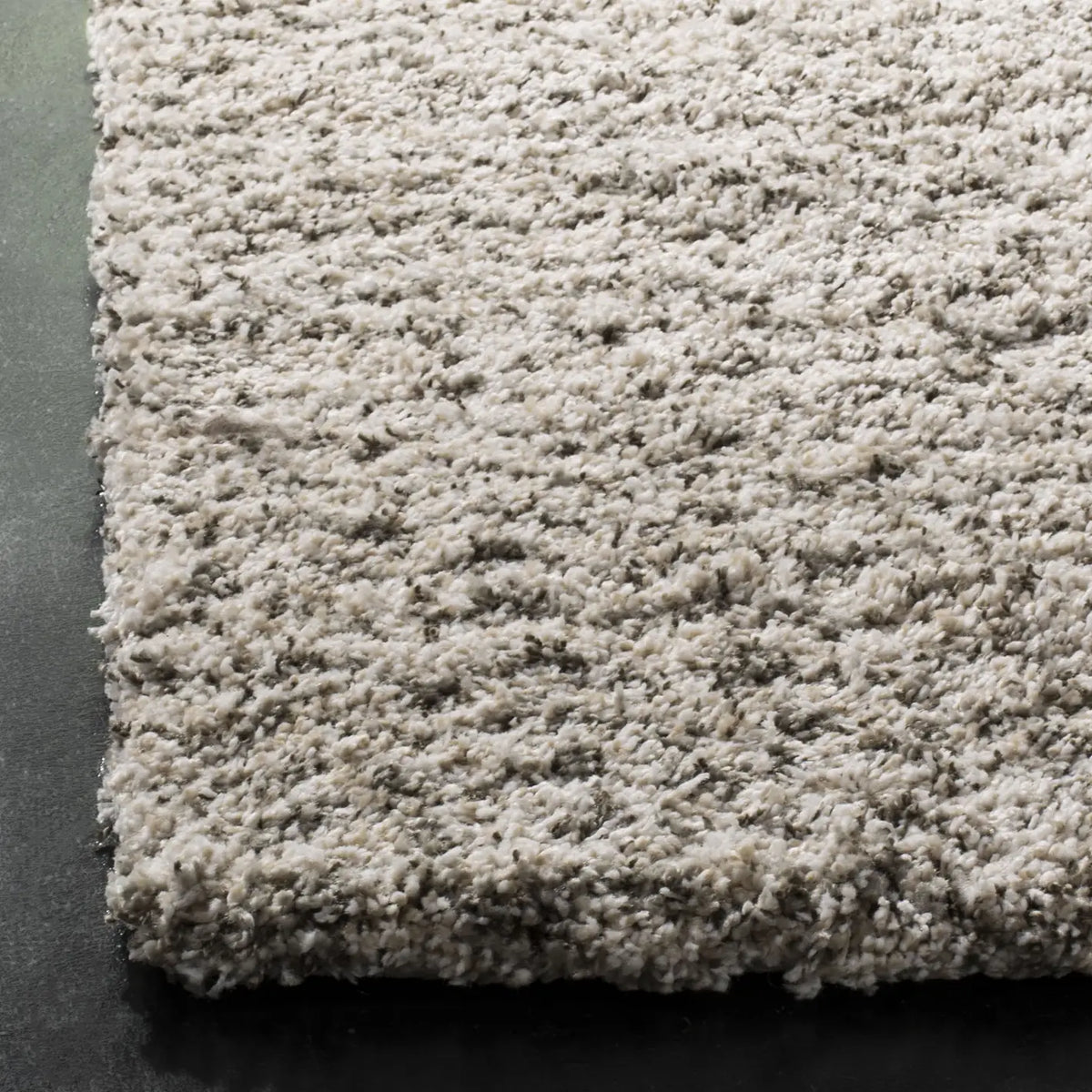 Safavieh Hudson Shag 5'-1" x 7'-6" Rug in Ivory / Grey