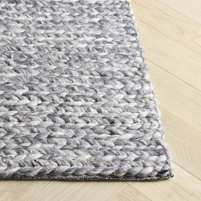 Safavieh Natura 4'-0" x 6'-0" Rug in Grey / Ivory