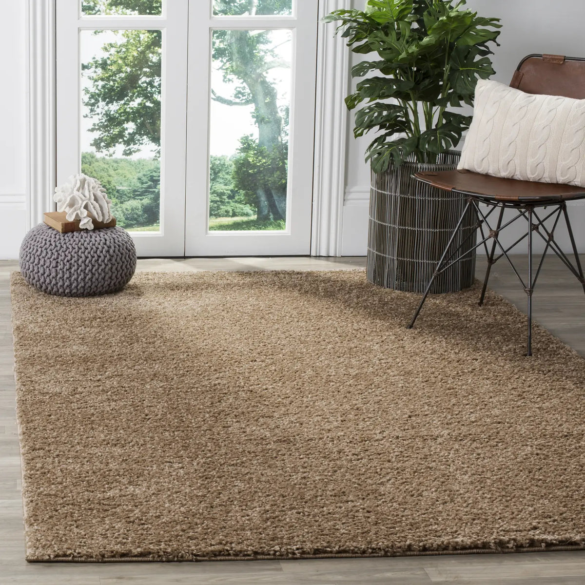 Safavieh Arizona Shag 4'-0" x 6'-0" Rug in Taupe