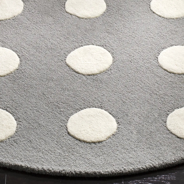 Safavieh Safavieh Kids 5'-0" x 5'-0" Rug in Grey / Ivory