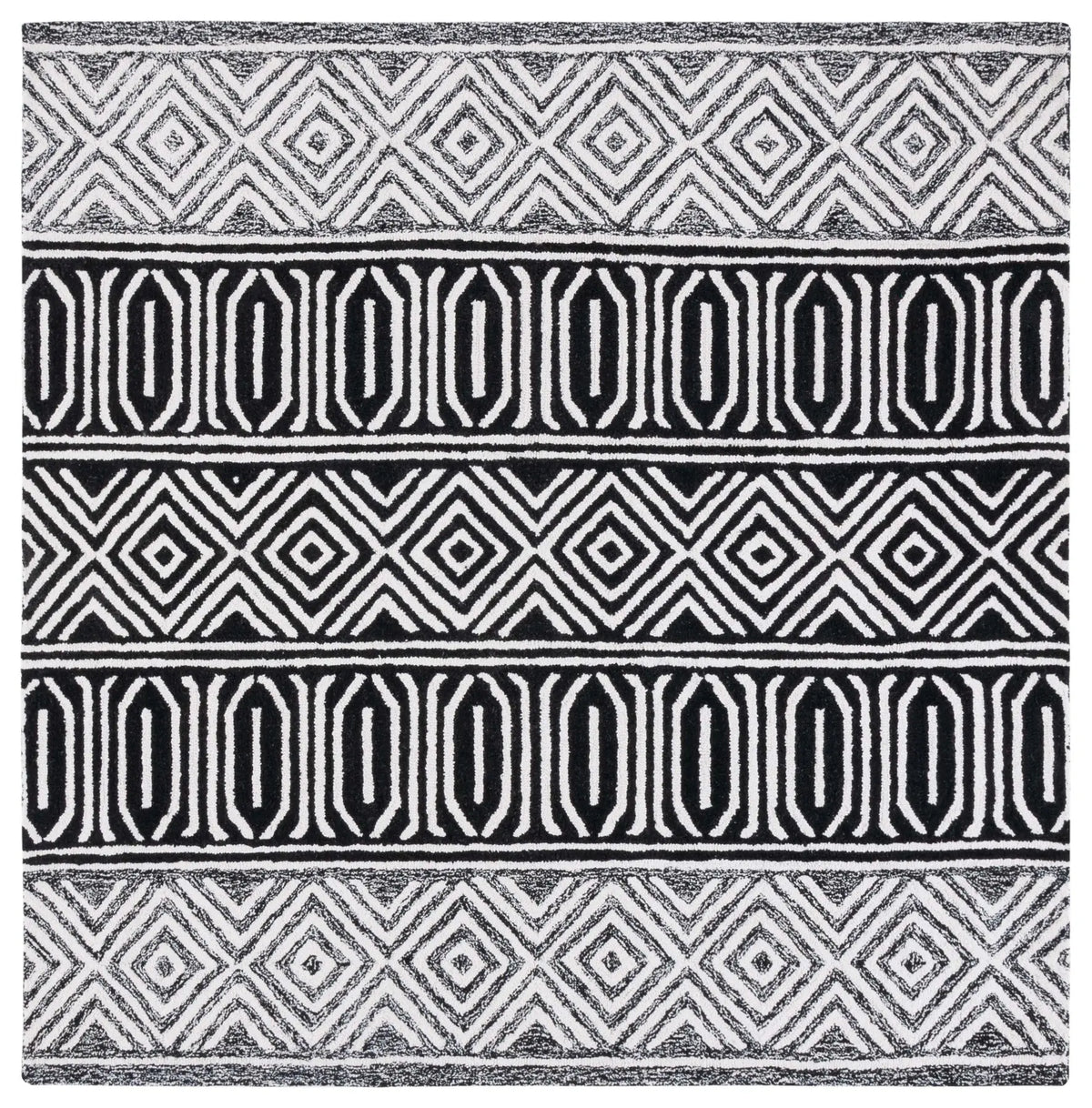 Safavieh Capri 6'-0" x 6'-0" Rug in Ivory / Black