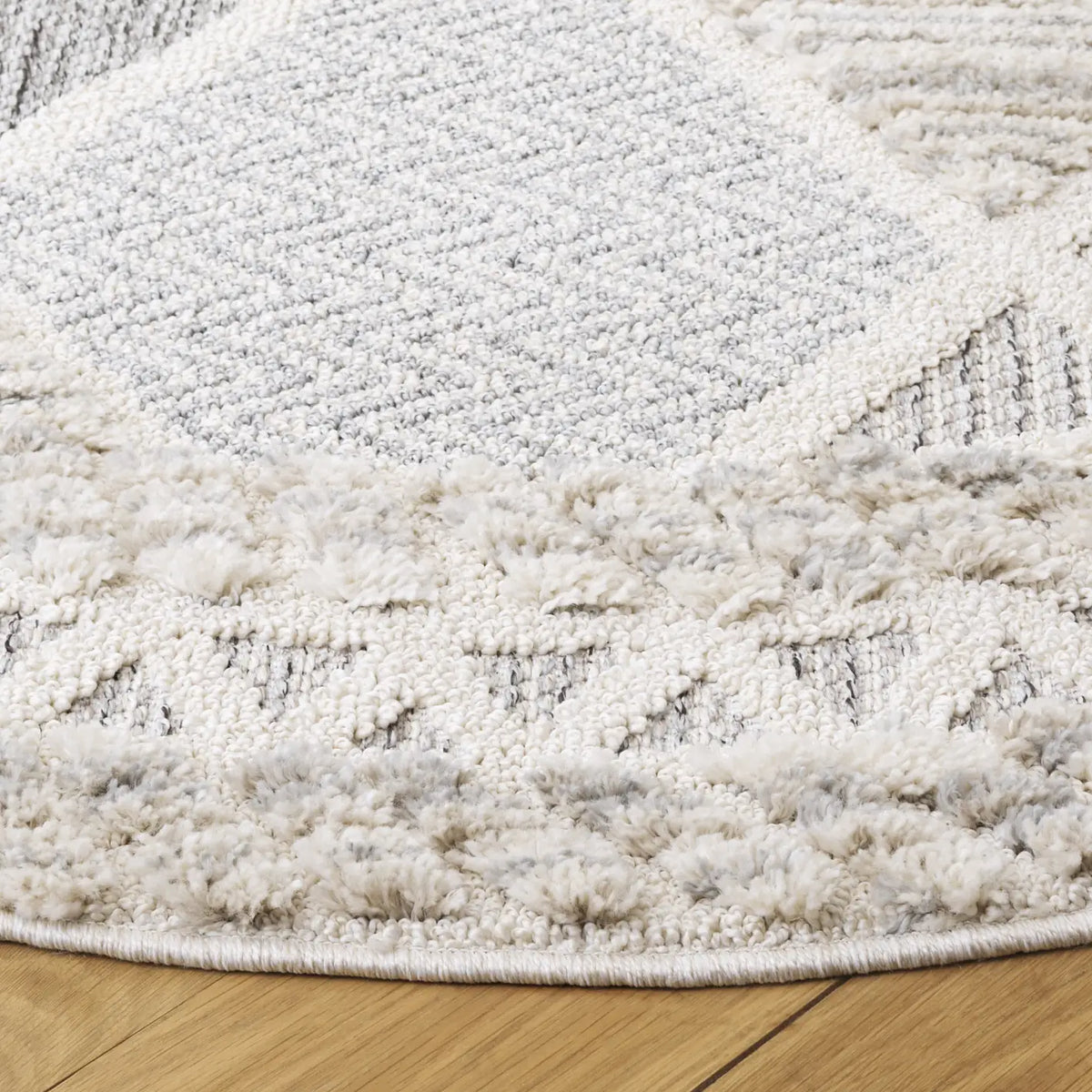 Safavieh Chloe 6'-7" x 6'-7" Rug in Ivory / Grey