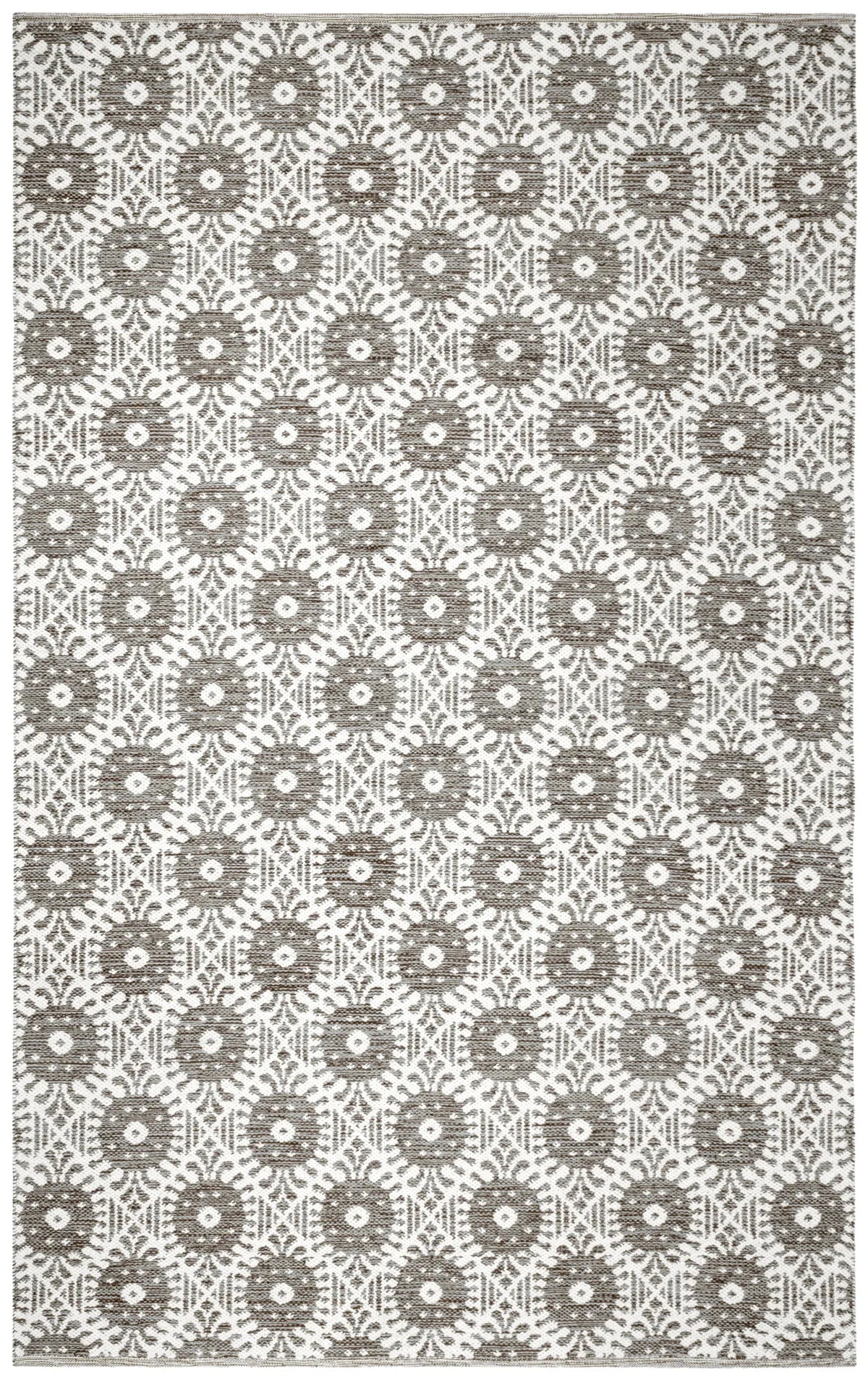 Safavieh Montauk 5'-0" x 8'-0" Rug in Charcoal / Ivory