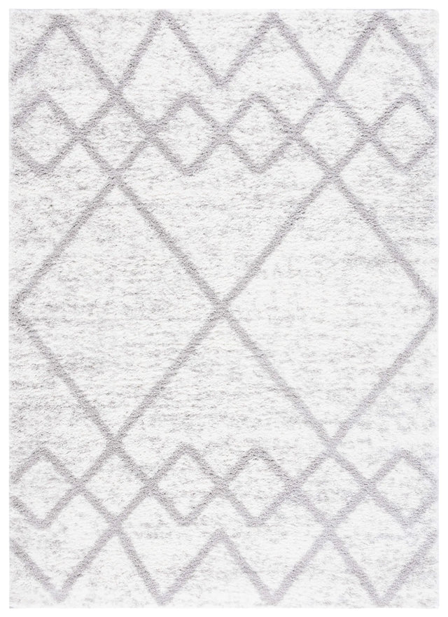 Safavieh Berber Shag 4'-5" x 6'-5" Rug in Grey / Ivory