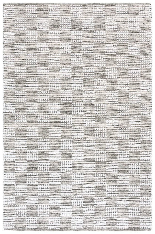 Safavieh Montauk 4'-0" x 6'-0" Rug in Green / Ivory