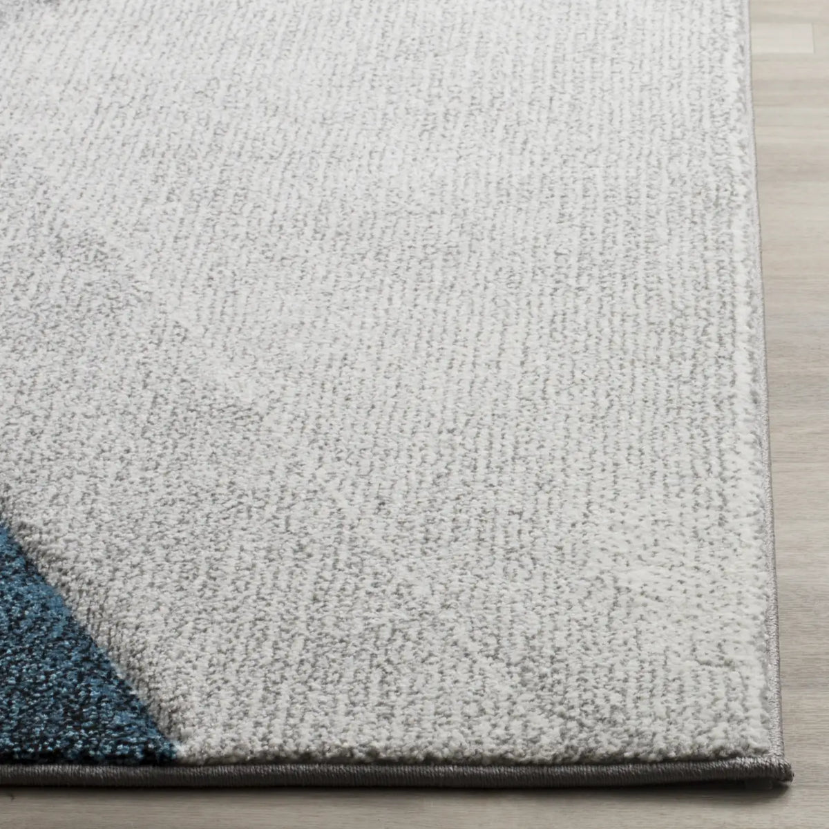Safavieh Hollywood 4'-0" x 6'-0" Rug in Grey / Teal