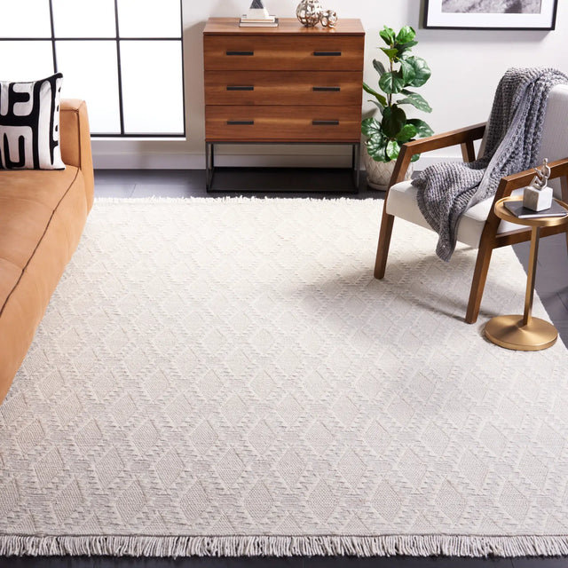 Safavieh Marbella 6'-0" x 9'-0" Rug in Ivory