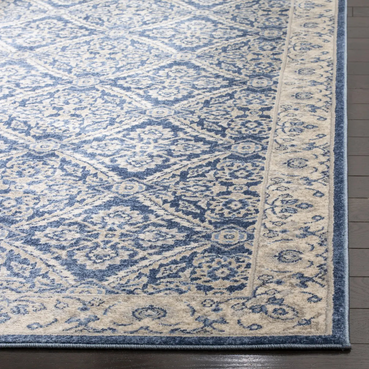 Safavieh Brentwood 4'-0" x 6'-0" Rug in Navy / Creme