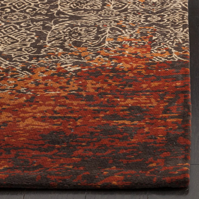 Safavieh Classic Vintage 4'-0" x 6'-0" Rug in Rust / Brown
