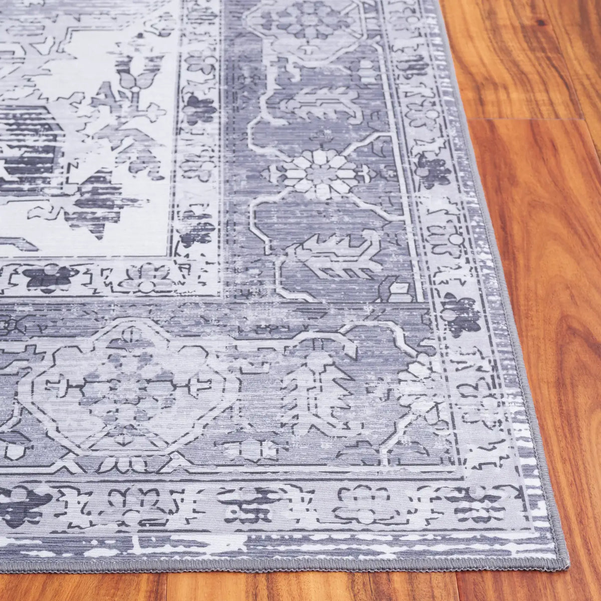 Safavieh Tucson 4'-0" x 6'-0" Rug in Dark Grey / Light Grey
