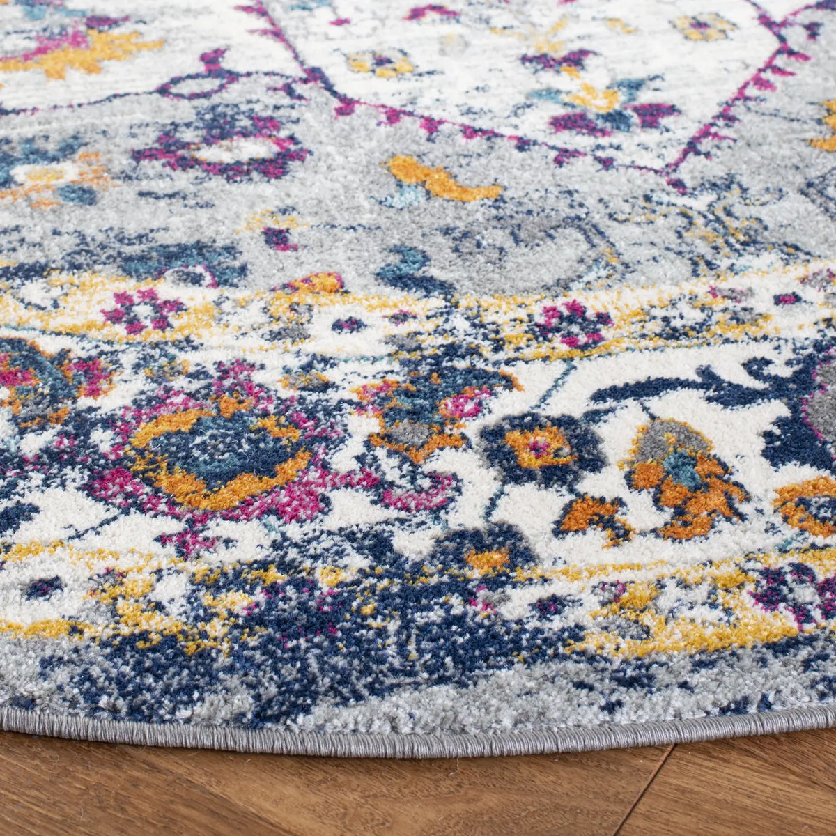 Safavieh Evoke 6'-7" x 6'-7" Rug in Grey / Navy