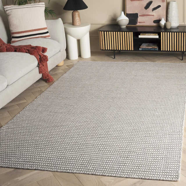 Safavieh Natura 4'-0" x 6'-0" Rug in Grey / Ivory