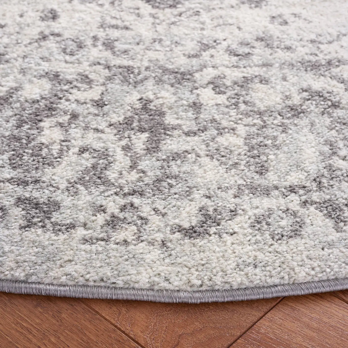 Safavieh Tulum 6'-7" x 6'-7" Rug in Ivory / Grey