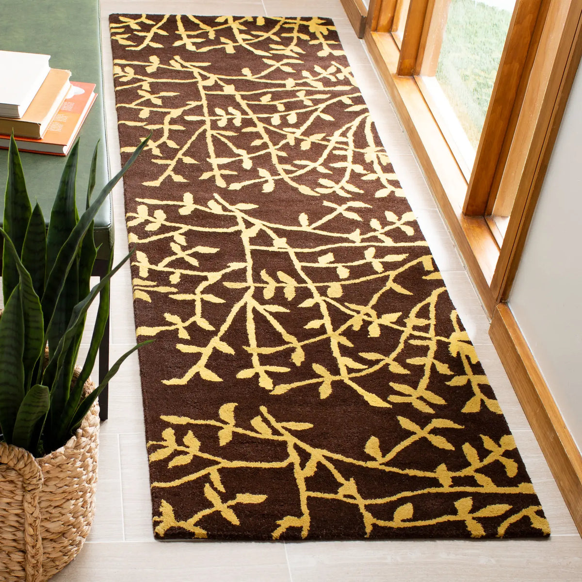 Safavieh Soho 2'-6" x 8'-0" Rug in Brown / Multi