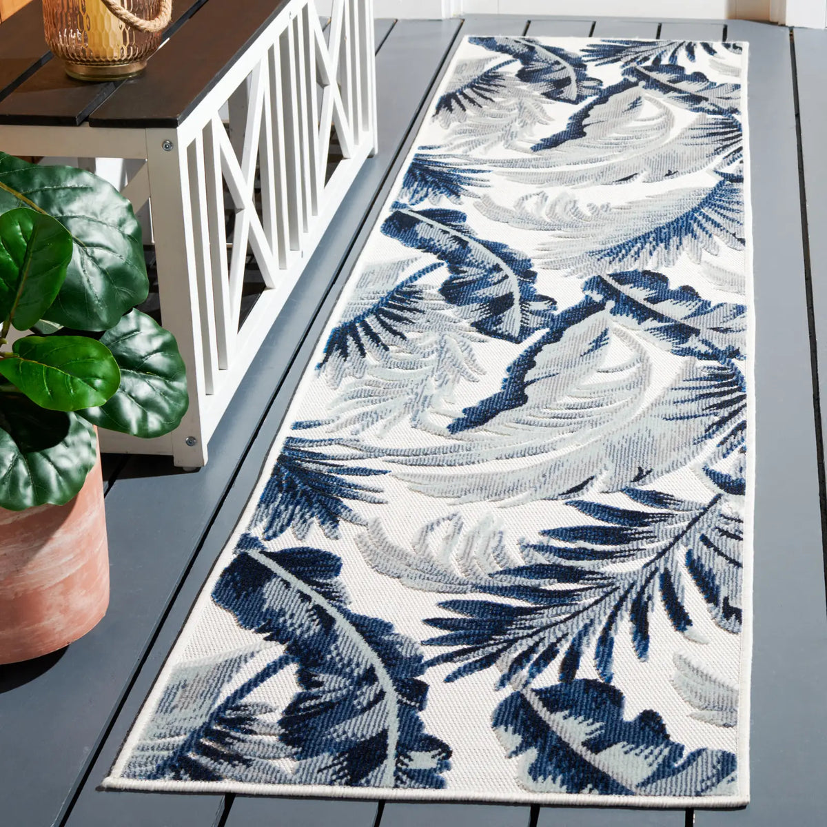 Safavieh Cabana 2'-0" x 9'-0" Rug in Ivory / Navy